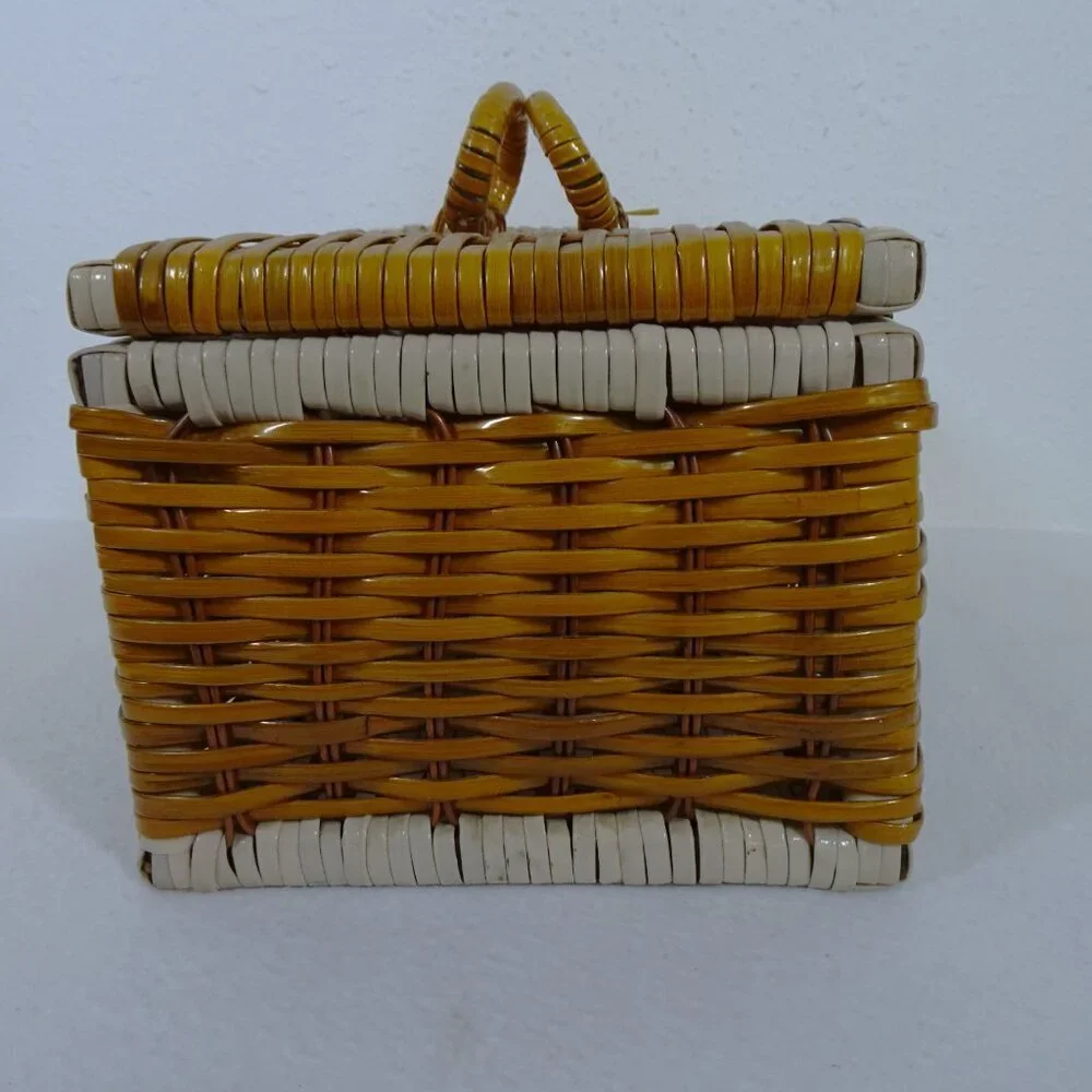 N/A plastic wicker
